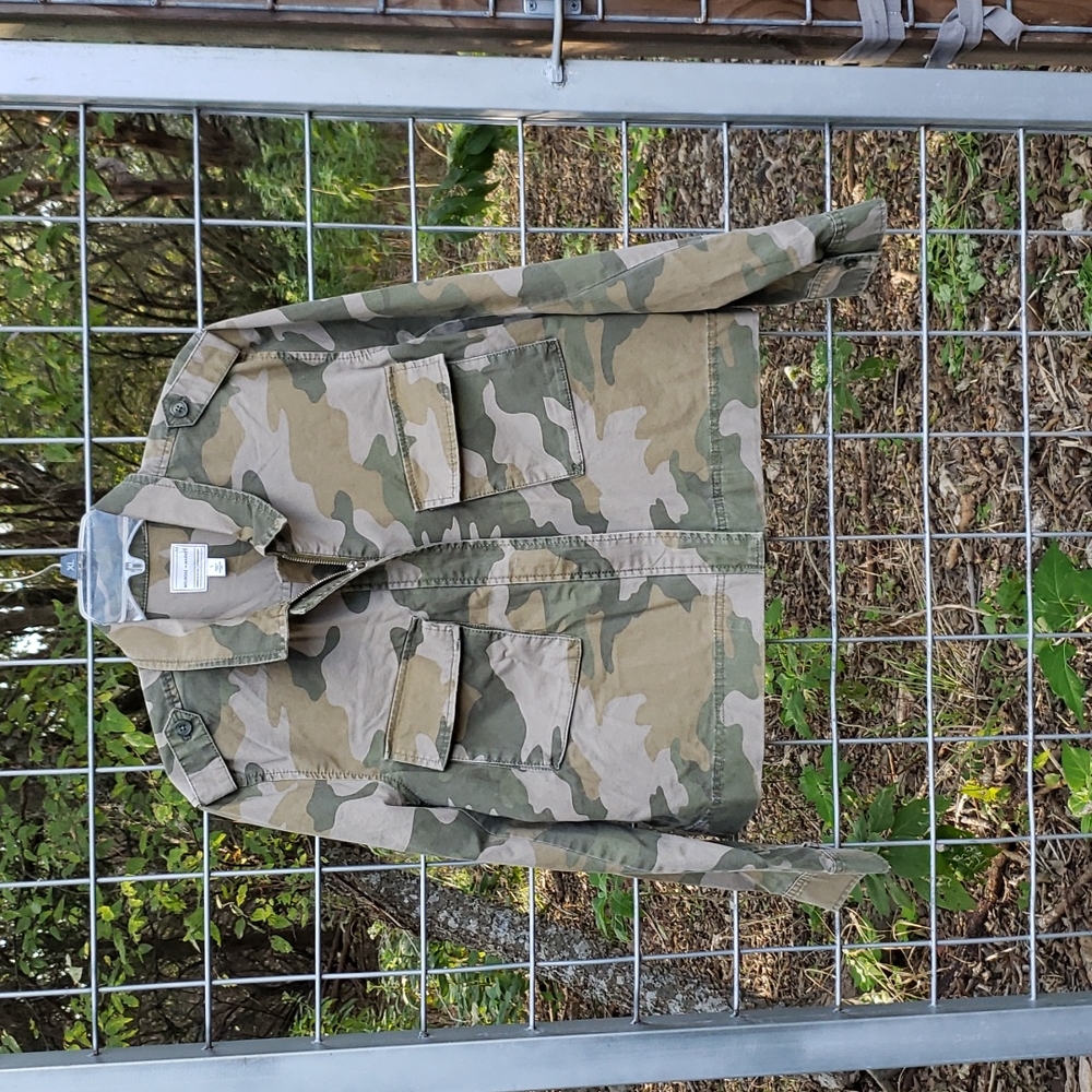 NWOT Camo twill jkt, Melrose and market sz L